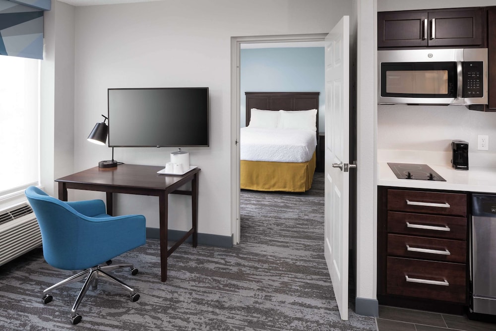 Hampton Inn & Suites Miami Doral Dolphin Mall - photo 18