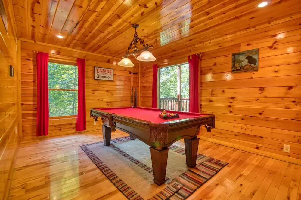 Falcon Crest #2911 — 4-Star Luxury Hotel in Sevierville, United States