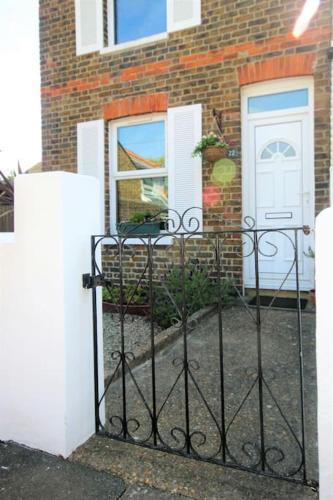 Tides Reach — 4-Star Luxury Hotel in Deal, United Kingdom