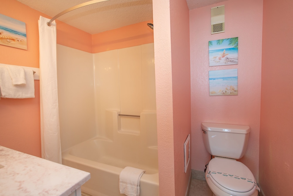 0712 Waters Edge Resort 3 Bedroom Condo by RedAwning - photo 27