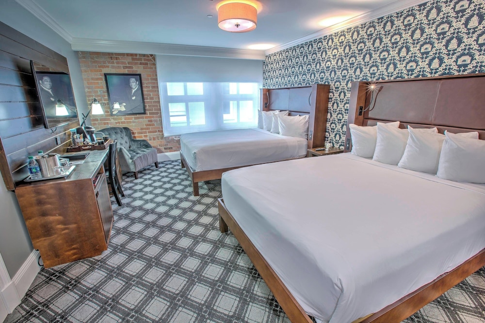 Q and C HotelBar New Orleans Autograph Collection - photo 18