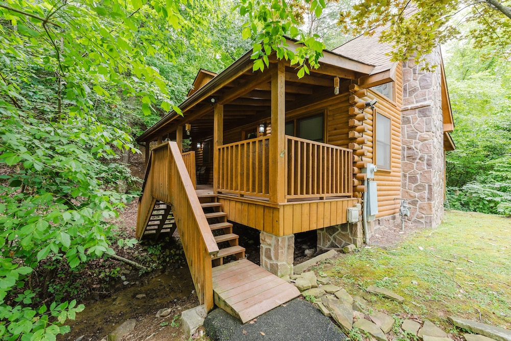 Always Christmas 2 Bedrooms in Pigeon Forge, United States