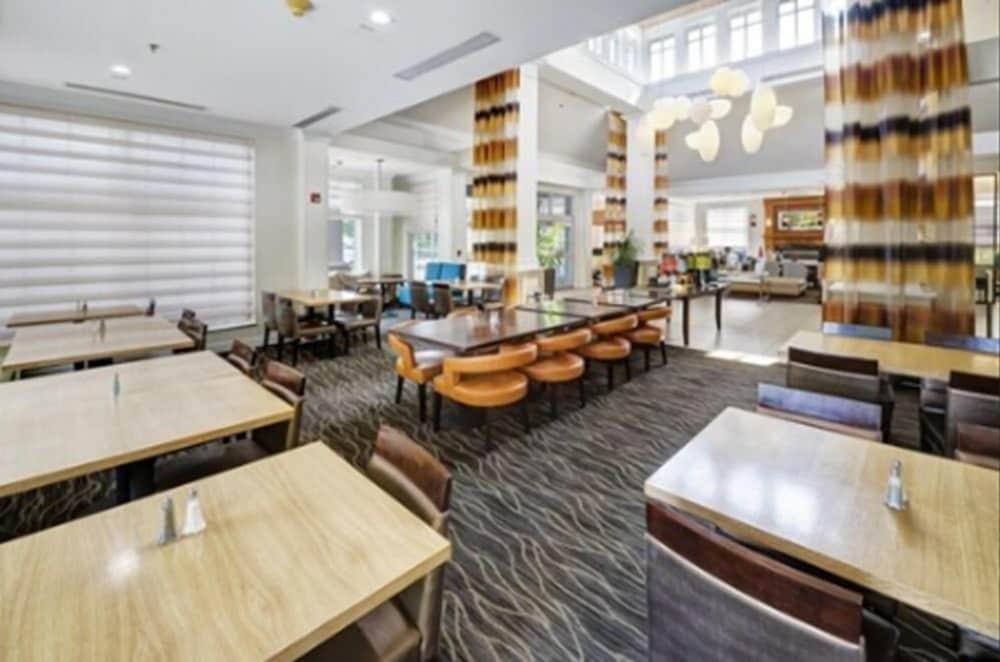 Hilton Garden Inn Portland Airport - photo 25