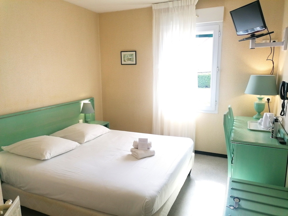 Hôtel du Commerce - last minute hotel in Unknown City