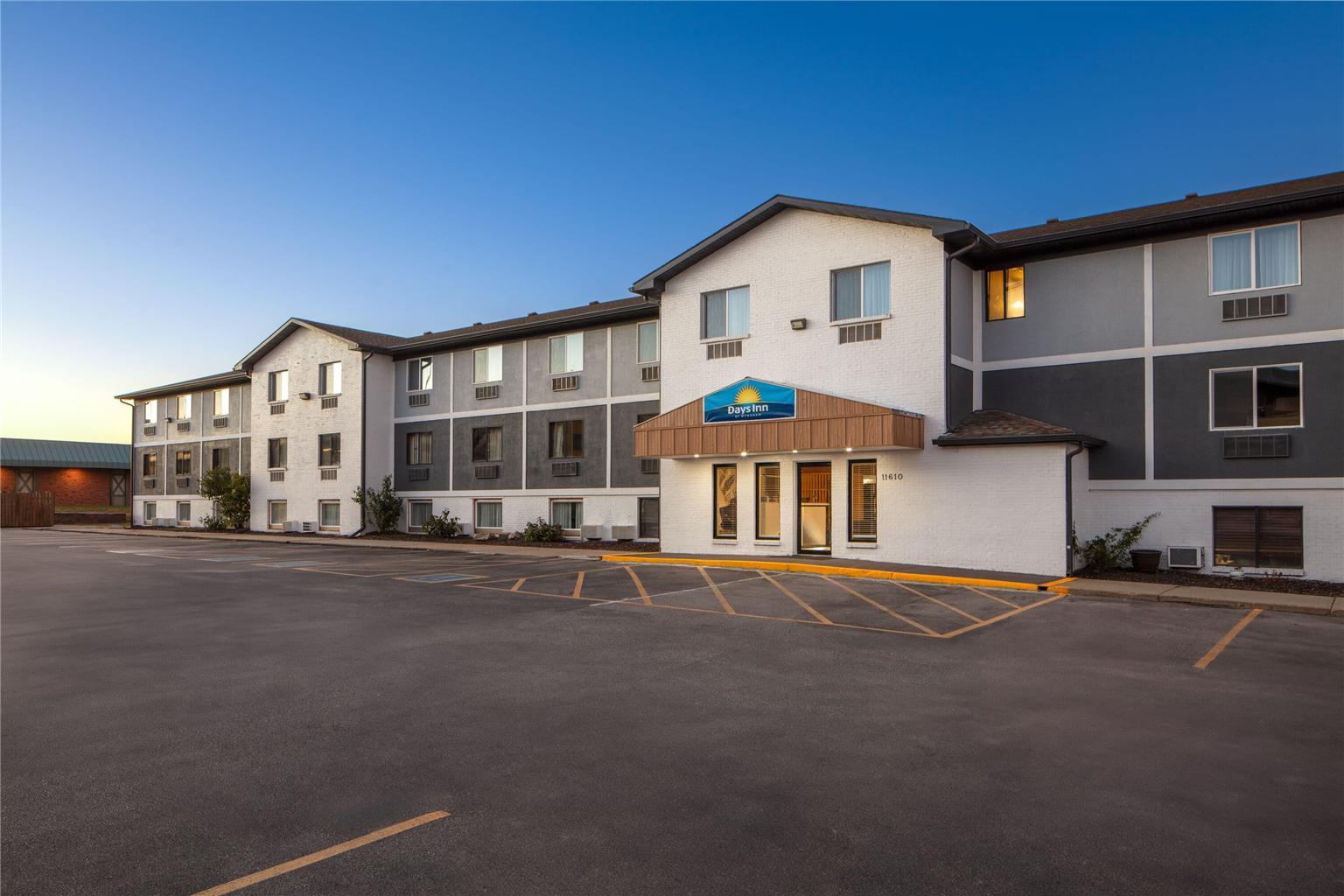 Days Inn By Wyndham Omaha Ne — Omaha