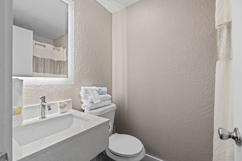 Super 8 by Wyndham Kissimmee Orlando - photo 30