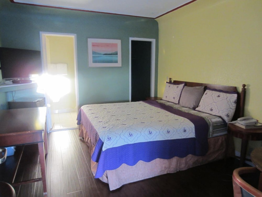 Travel Eagle Inn Motel - carbon neutral hotel in Long Beach