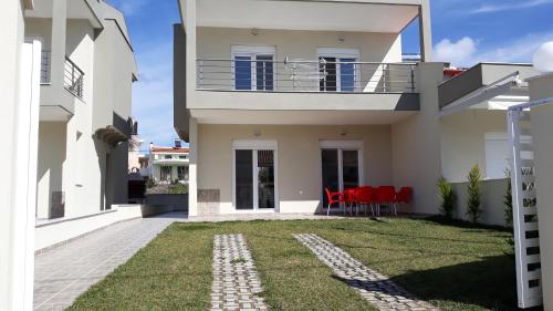 Tatiana House — 4-Star Luxury Hotel in Nikiti, Greece