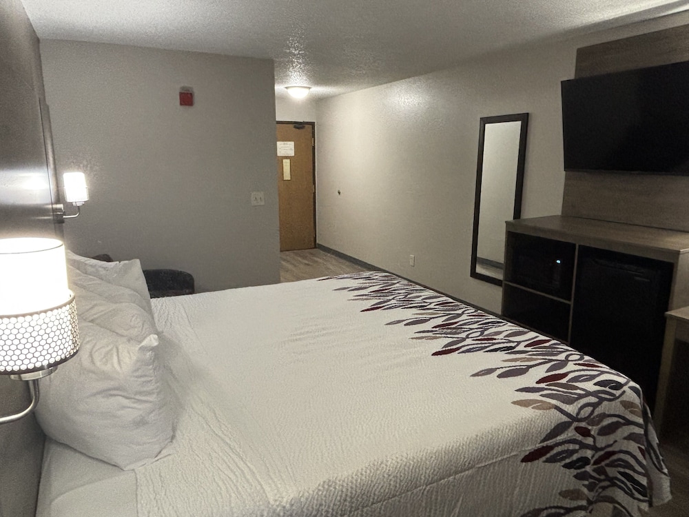 Super 8 by Wyndham Hammond North - photo 15