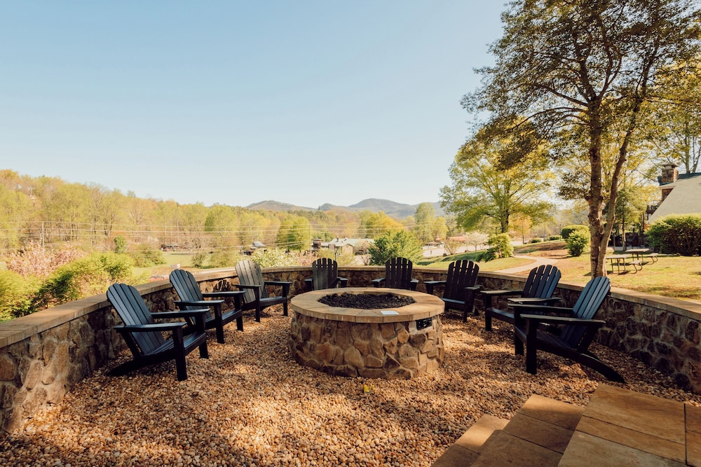 Tremont Lodge & Resort - photo 309