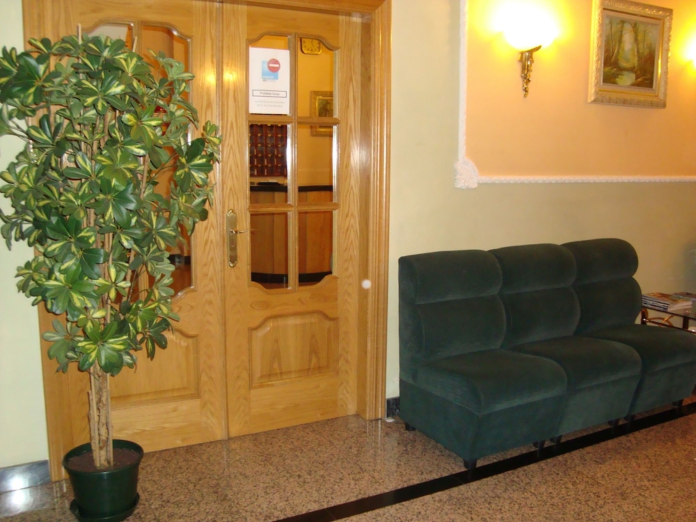 Hostal Universal — Benavente — photo 3