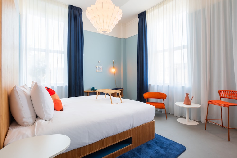 Vie Via Your Hotel — Leeuwarden