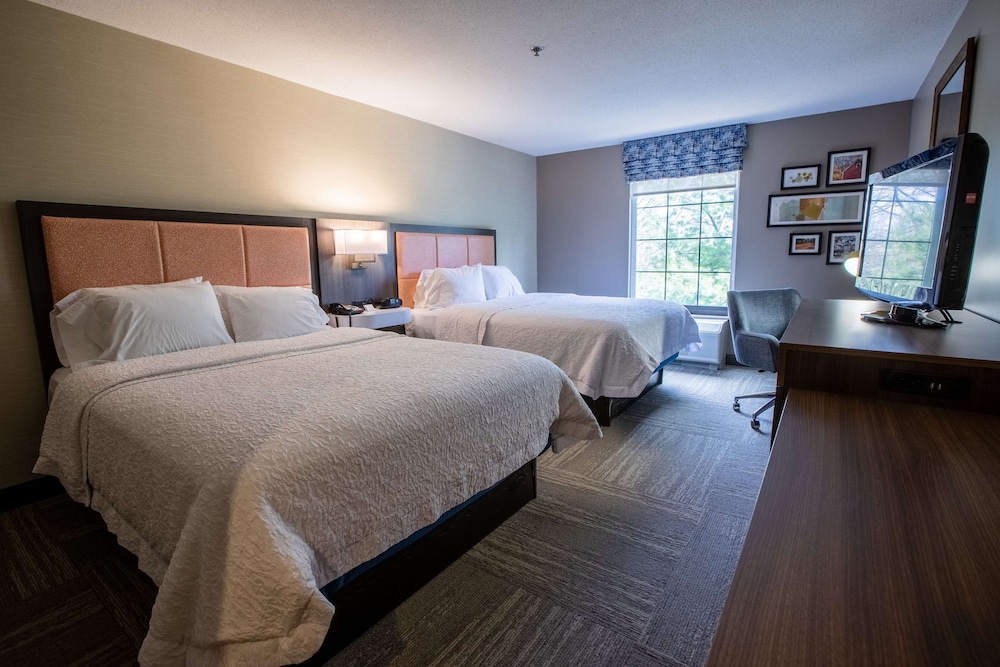 Hampton Inn Hadley Amherst Area - photo 9