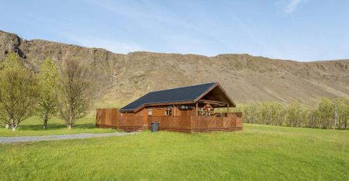 Cozy Cabin near Golden Circle Private Hot Tub