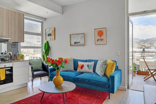 Leila City Centre Apartment stunning Mountain & City Views — 4-Star Luxury Hotel in Cape Town, South Africa