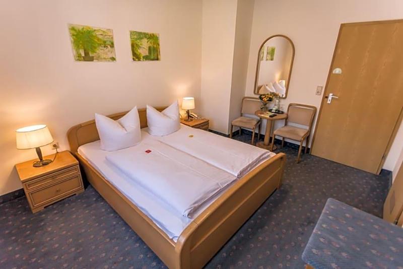 Hotel Lv Wen — Randersacker — photo 5