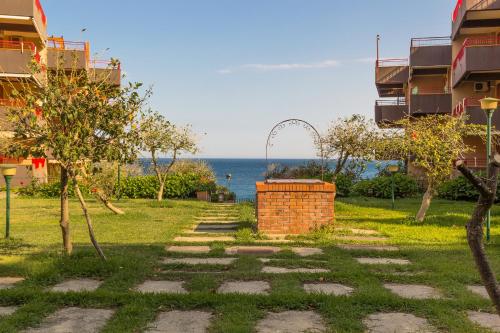 Blue Wood Apartment — 4-Star Luxury Hotel in Letojanni, Italy