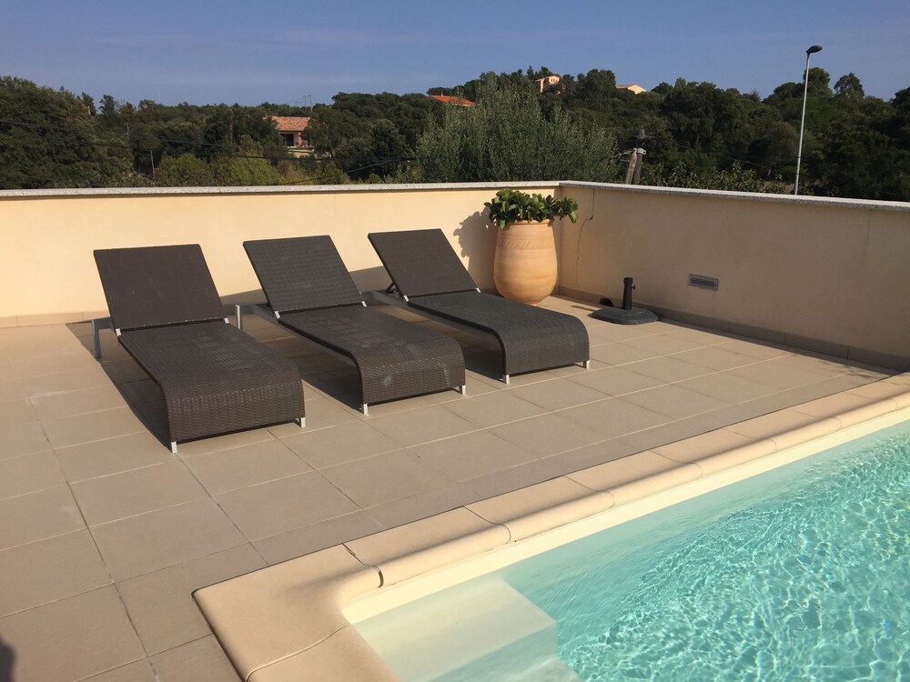 Villa avec Piscine Chauffée Pinarello — 4-Star Luxury Hotel in Zonza, France
