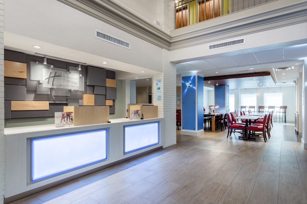 Holiday Inn Express Hotel & Suites Chicago Midway Airport by IHG - photo 31
