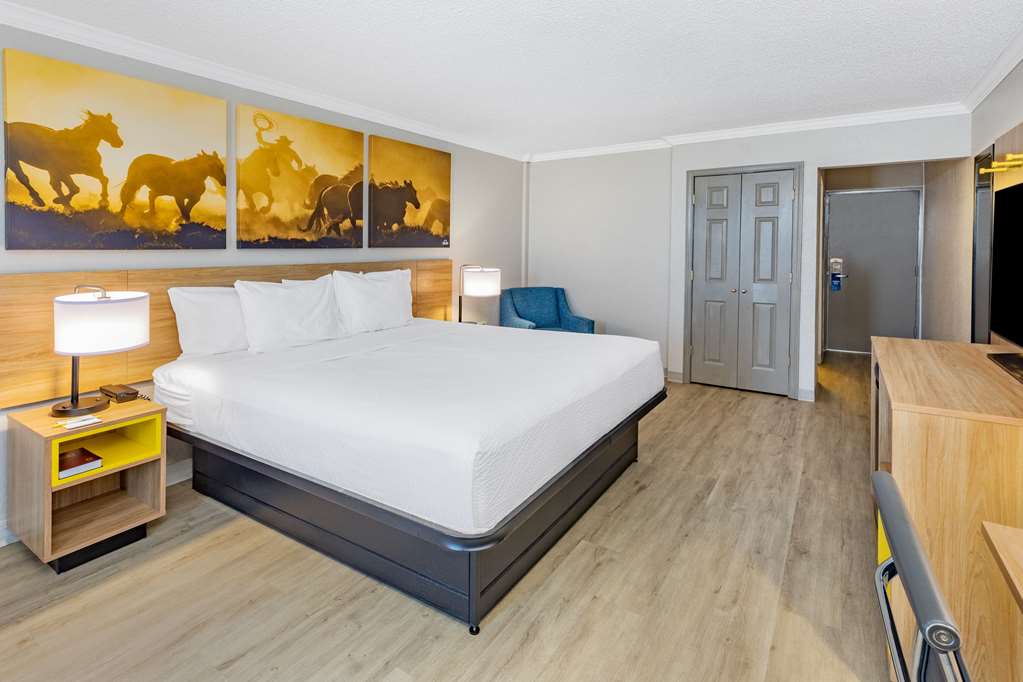 Days Inn by Wyndham Del Rio - photo 43