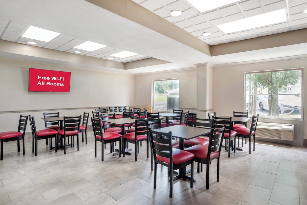 Red Roof PLUS & Suites Vicksburg - photo 26