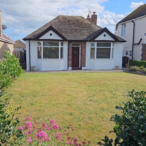 Victoria Beach Cottage — 4-Star Luxury Hotel in Prestatyn, United Kingdom