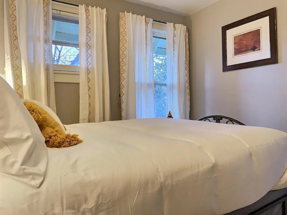 Avenue Hotel Bed & Breakfast - photo 12