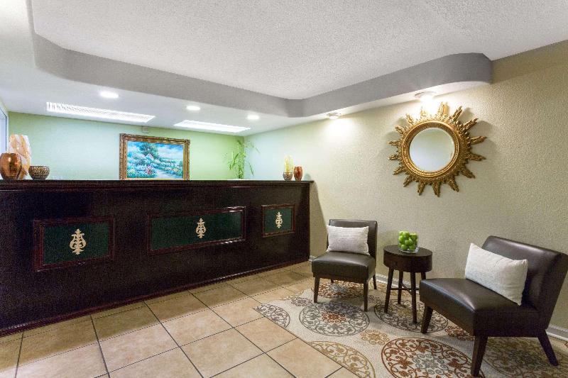 Howard Johnson by Wyndham Tallahassee - photo 4