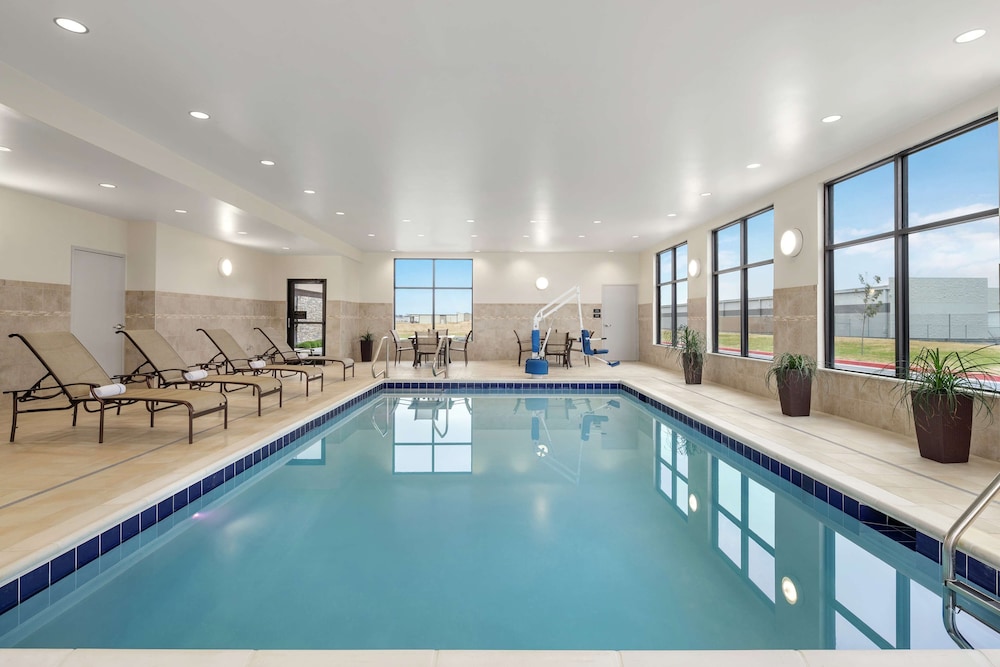 Hampton Inn Sikeston - photo 18