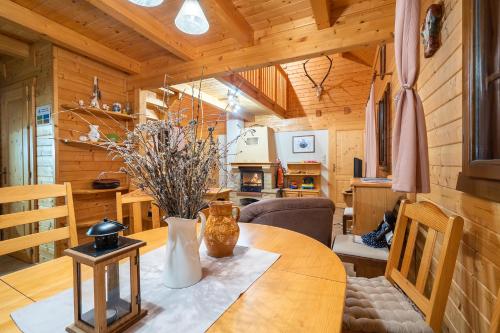 Wili Hunter - carbon neutral hotel in Unknown City