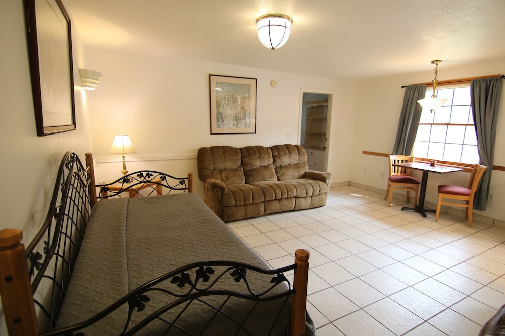 Abbey Archway Inn - photo 28