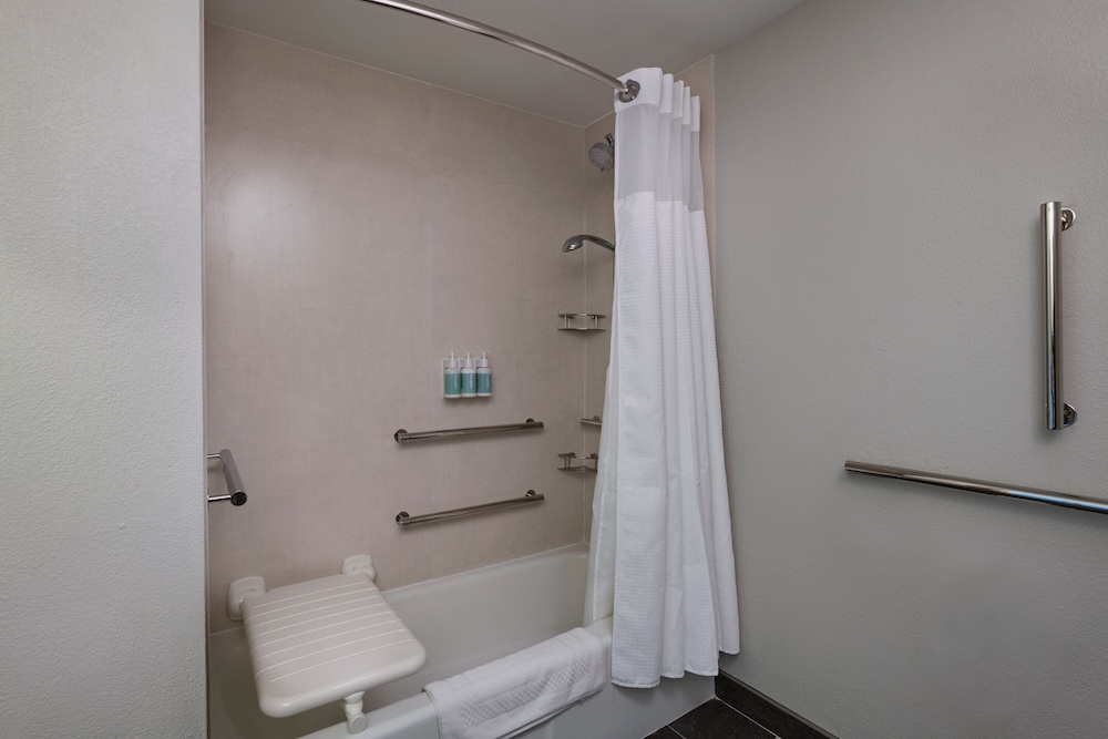 Courtyard by Marriott Dallas Arlington Entertainment Dist - photo 12