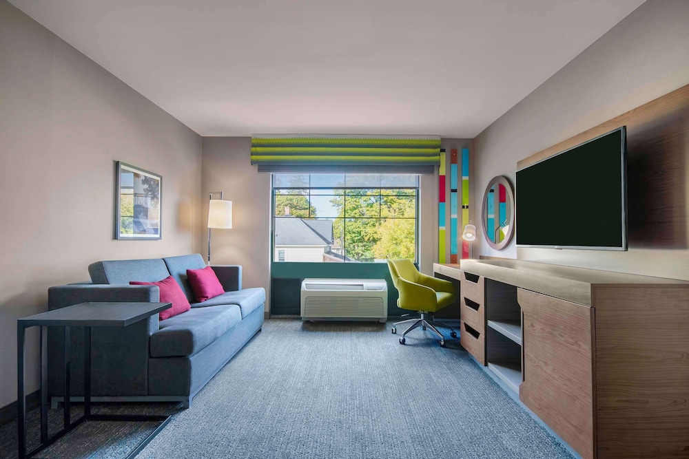 Hampton Inn East Aurora - photo 19