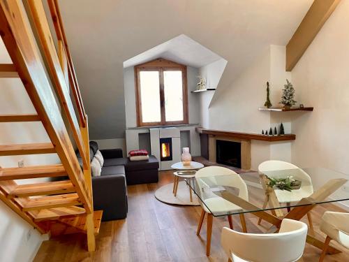 AMIATA LOFT DESIGN con Camino Località Cantore Amiata Intero Appartamento — 4-Star Luxury Hotel in Seggiano, Italy