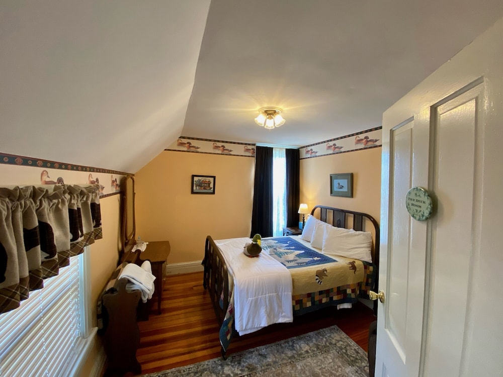 The Dancing Bear Inn - photo 12