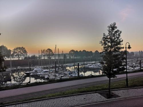Esprit Cosy n5 sur le Port de Saint Valery - last minute hotel in Unknown City