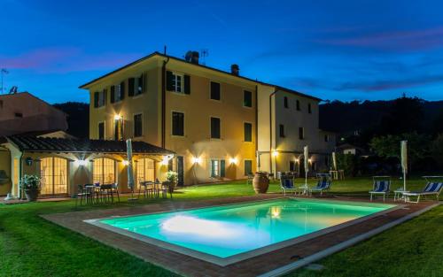 Garden Relays Villa Rosy — 4-Star Luxury Hotel in Massarosa, Italy
