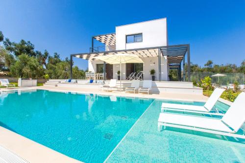 Almyra Villas — 4-Star Luxury Hotel in Corfu, Greece