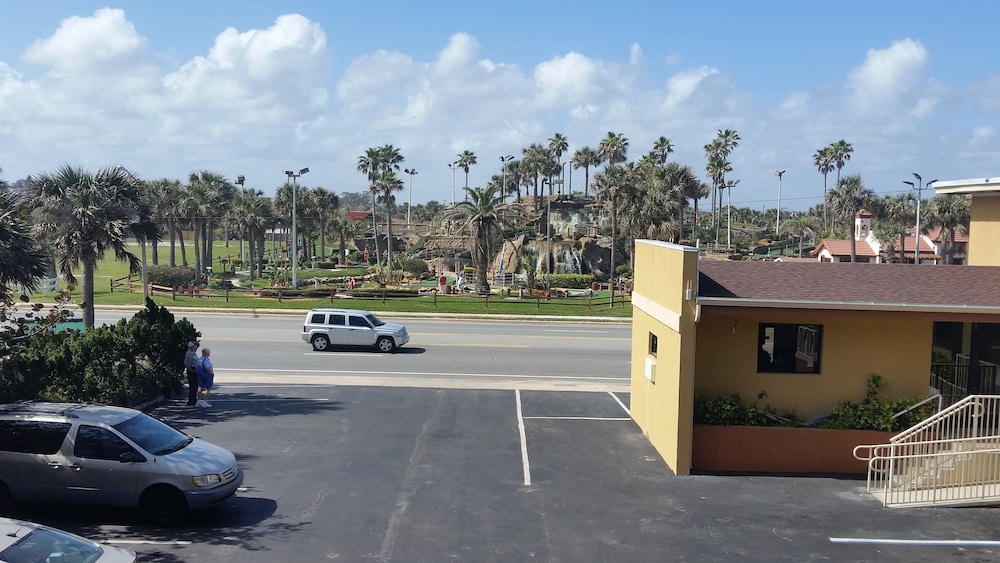 Driftwood Beach Motel - photo 137