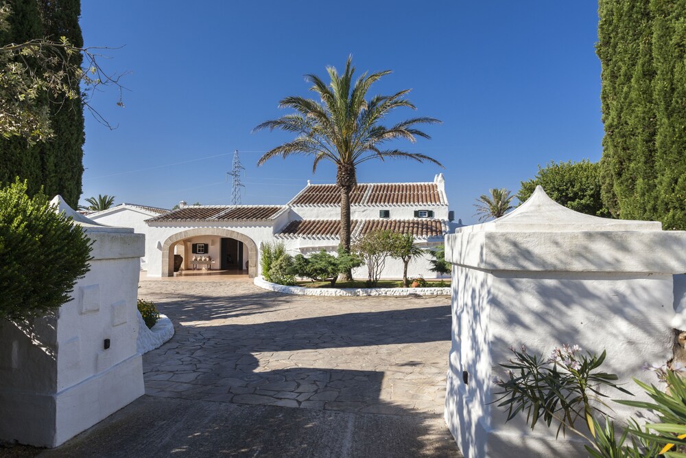 Finca Ses Cuarterades — 4-Star Luxury Hotel in Alaior, Spain