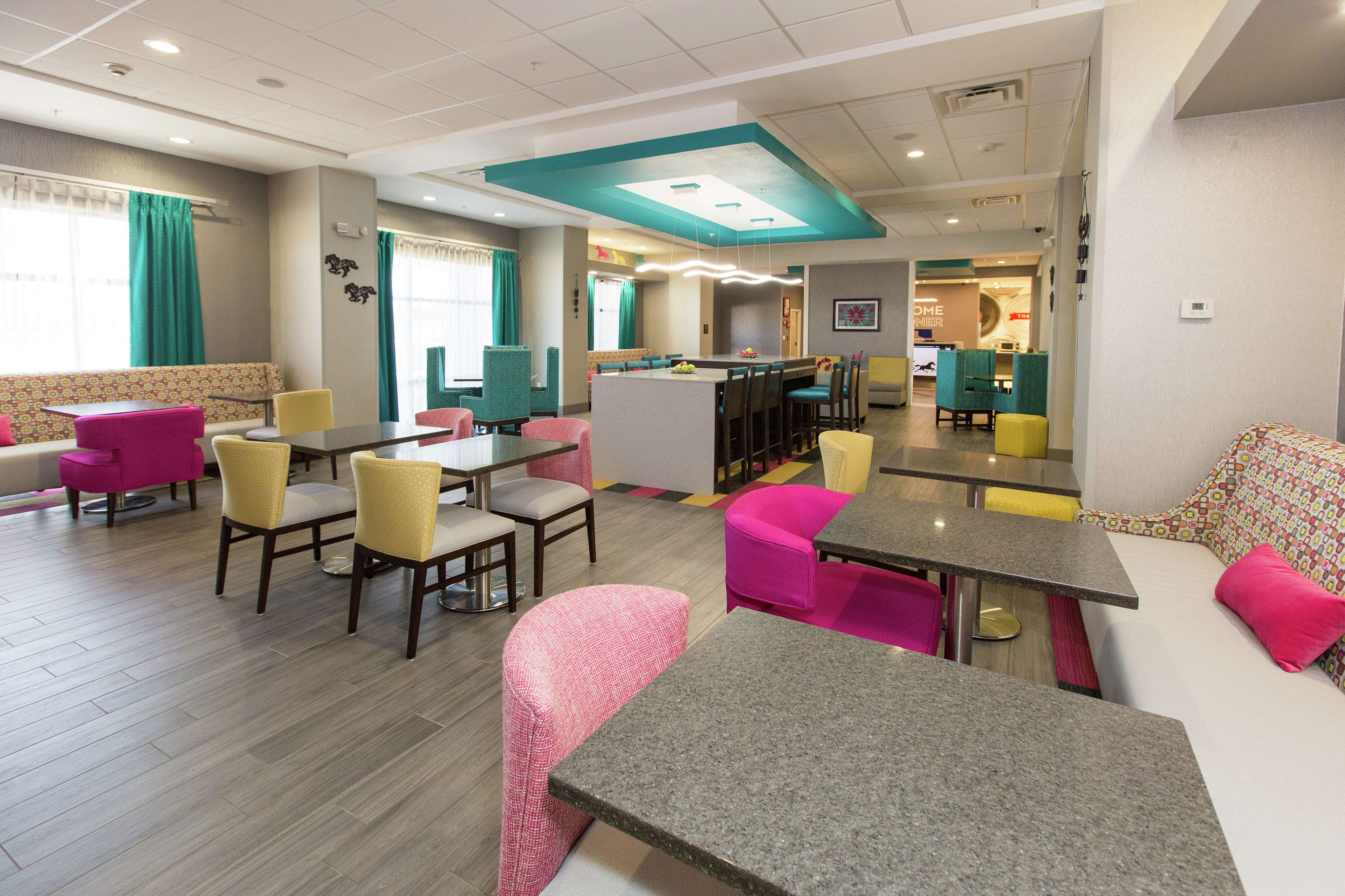 Hampton Inn Mustang - photo 3