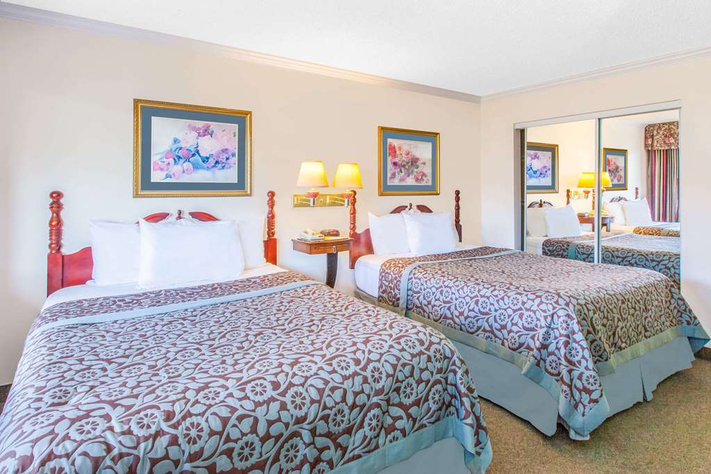 Days Inn by Wyndham Camarillo Ventura - photo 7