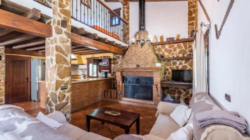 Casa La Pozailla Grazalema by Ruralidays — 4-Star Luxury Hotel in Grazalema, Spain