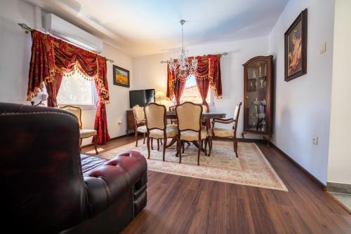 Baroque art with Pool Sauna Gym in Pridraga, Croatia