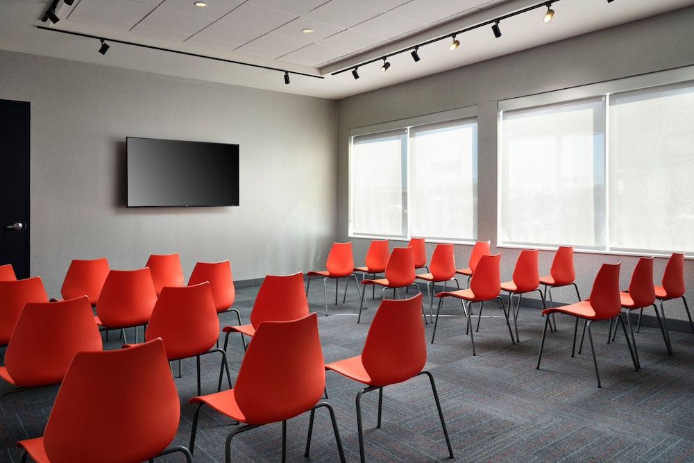 Aloft Knoxville West - photo 28