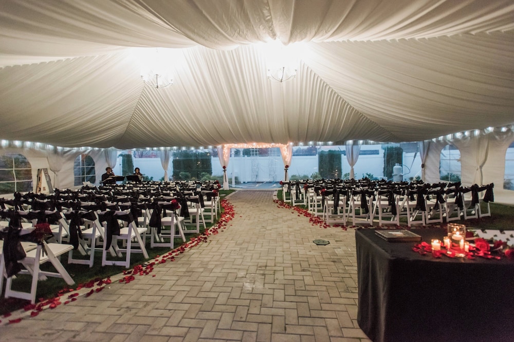 Majestic Inn & Spa - photo 105
