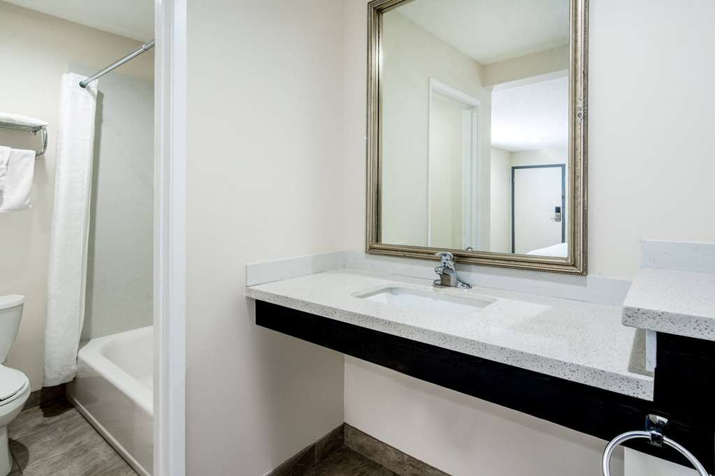 Super 8 by Wyndham Bakersfield CA - photo 20