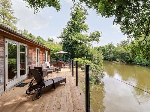 6 Water’s Edge in Looe, United Kingdom