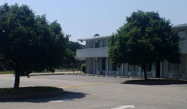 Quarterpath Inn and Suites - photo 10
