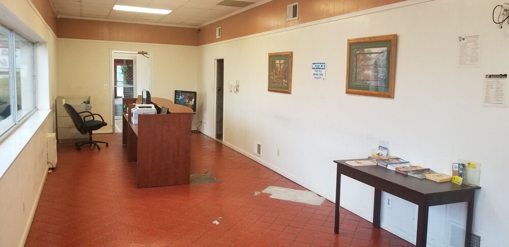 Tomac Motor Inn - photo 2